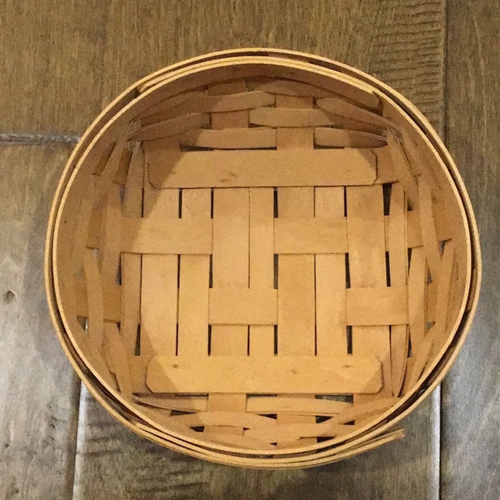 Longaberger basket, dated 2001.
